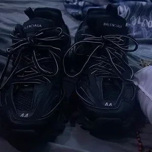 BALENCIAGA truck 44 ブラック 29cm s_wp_66552cccfe7e2c20b21f1852.webp